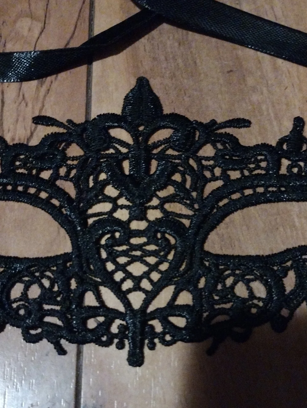 Black Lace Masquerade Mask - Women's Accessory